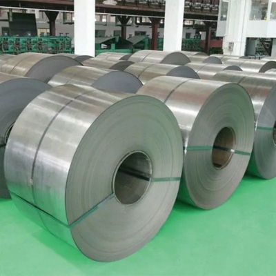 SPCC Coil laminé à froid en acier doux Produits personnalisés en bobines normales ou huilées