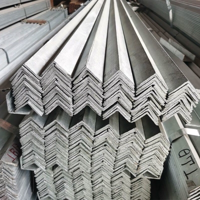 L'acier au carbone peut être laminé à chaud ou à froid.