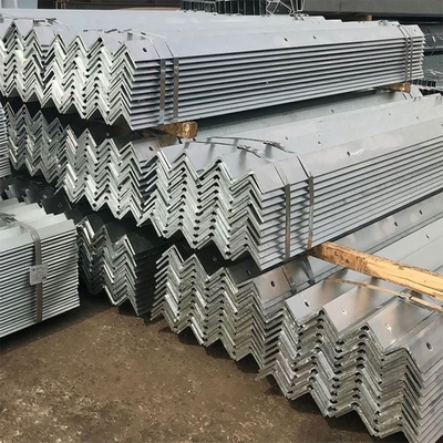 Acier à angle doux laminé à chaud ASTM A572 Acier à angle galvanisé pour construction équivalente