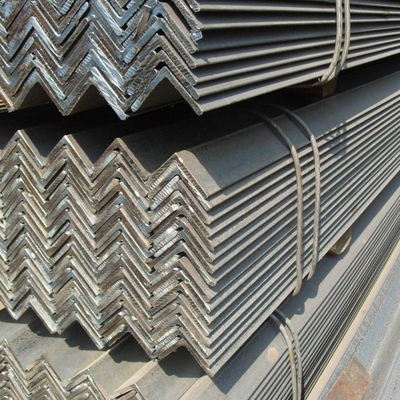 Structure en acier d'angle A36 S235jr S275jr S355jr Ss400 St37 St52