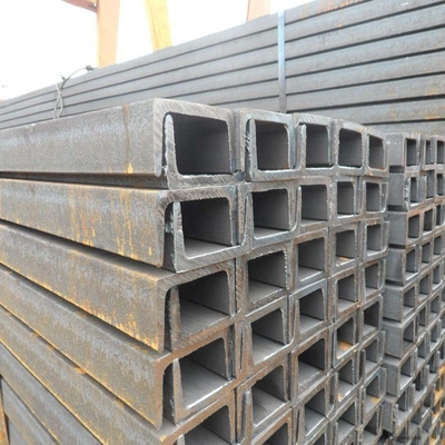 Canal en acier non perforé en forme de U et en forme de C, avec une surface plate ou galvanisée
