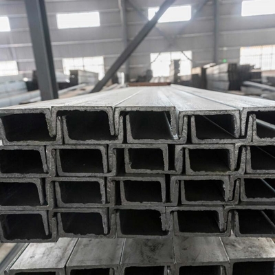 BS Standard 5-12m Longueur ASTM A36 Acier galvanisé C Canal pour les bâtiments industriels
