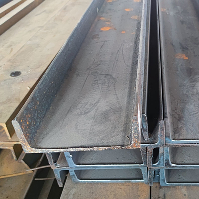 La hauteur de laminage à chaud est de 40 mm à 550 mm ou une section de canal en acier à U-canal personnalisée laminée à chaud