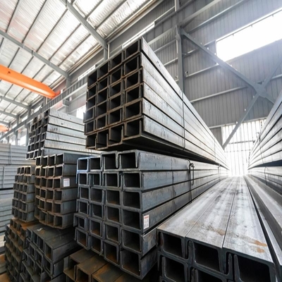 Matériau de construction S235jr Ss400 St37 St52 Canaux en acier à surface plate ou galvanisée